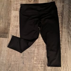 Copper Fit black cropped leggings